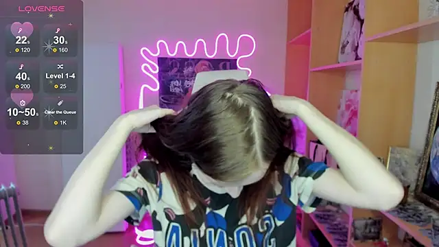 AliceHaris online show from November 2025 03:10:01 AM