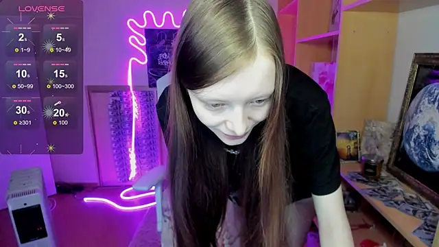 AliceHaris online show from November 2025 03:16:01 AM