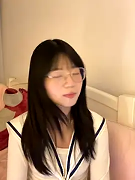 Ella-A9 online show from November 2025 03:45:01 PM