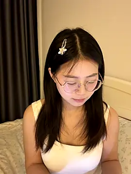 Ella-A9 online show from September 2025 05:01:02 PM