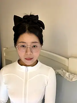 Ella-A9 online show from October 2025 06:14:01 AM