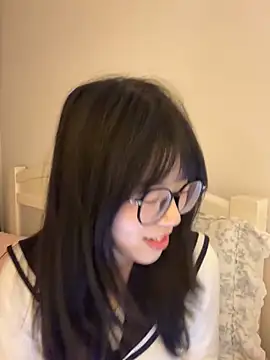 Ella-A9 online show from November 2025 03:00:02 PM