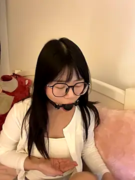 Ella-A9 online show from November 2025 03:01:01 PM