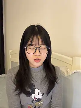 Ella-A9 online show from November 2025 03:06:02 PM