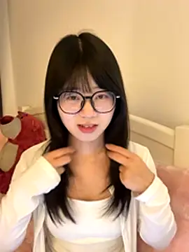 Ella-A9 online show from December 2025 03:25:01 PM