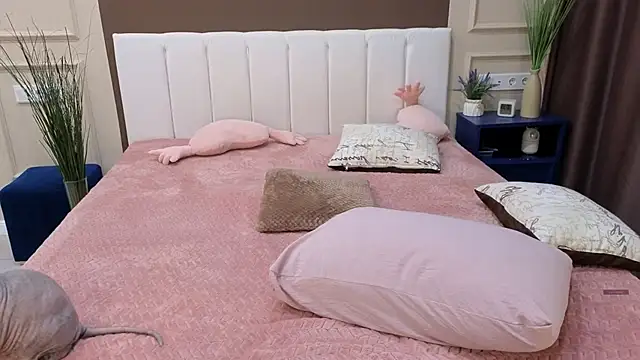 daniellia  online show from October 2025 08:06:01 AM