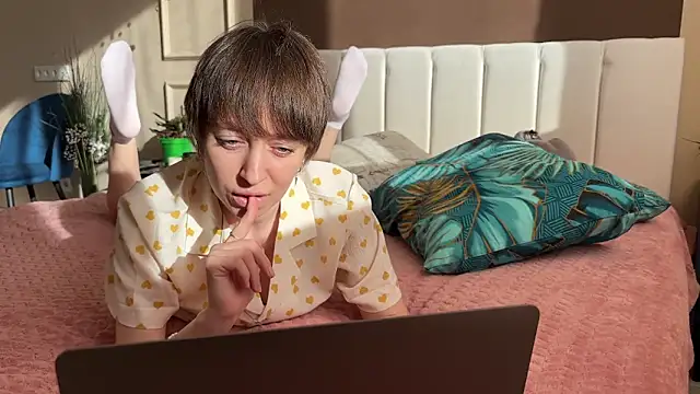 daniellia  online show from April 2026 02:18:01 PM