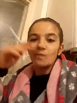 alinaalinutzq online show from November 2025 09:03:02 PM