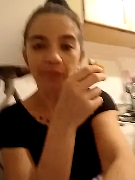 alinaalinutzq online show from November 2025 07:02:02 PM