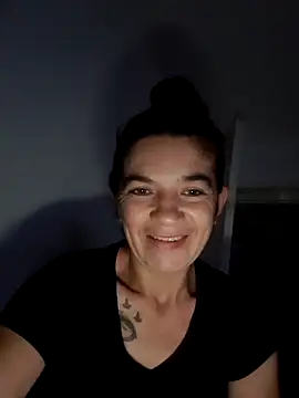 alinaalinutzq online show from November 2025 07:30:01 PM