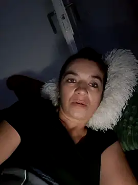 Snapshot of alinaalinutzq chatting on November 2025 06:35:02 PM alinaalinutzq online show from November 2025 06:35:02 PM