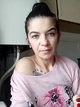 alinaalinutzq online show from December 2025 09:32:01 AM