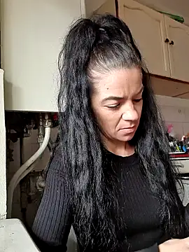 alinaalinutzq online show from December 2025 12:54:01 PM