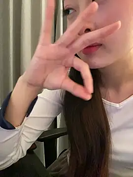 MengMeng0515 online show from March 2026 02:33:01 PM