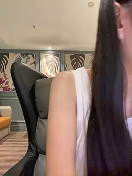 MengMeng0515 online show from April 2026 02:21:02 PM