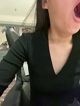 MengMeng0515 online show from February 2026 02:46:02 PM