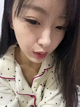 MengMeng0515 online show from December 2025 12:52:02 PM