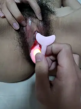 Snapshot of MengMeng0515 chatting on November 2025 09:15:02 AM MengMeng0515 online show from November 2025 09:15:02 AM