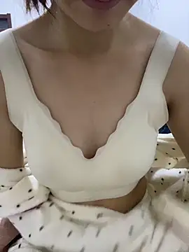 Snapshot of MengMeng0515 chatting on December 2025 12:33:02 PM MengMeng0515 online show from December 2025 12:33:02 PM