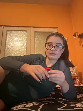 Larra69 online show from December 2025 05:34:02 PM