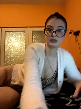 Larra69 online show from December 2025 06:01:02 PM