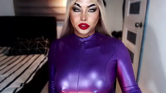 xTrixieMae online show from January 2026 06:15:02 PM