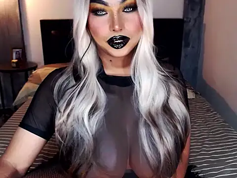 xTrixieMae online show from April 2026 01:42:01 AM