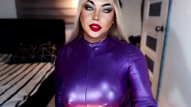 xTrixieMae online show from January 2026 12:23:02 PM