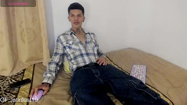 Savajelust online show from May 2026 04:54:01 PM