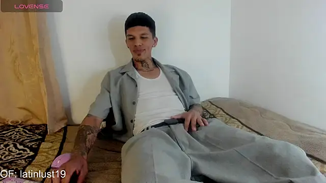 Savajelust online show from May 2026 10:26:01 PM