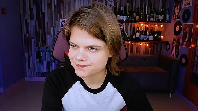 EllieMurler online show from November 2025 09:04:02 AM