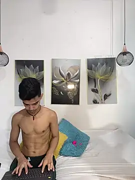 Violet Dream2 online show from April 2026 12:17:01 AM