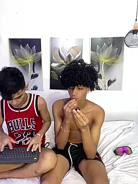 Violet Dream2 online show from April 2026 12:18:02 AM