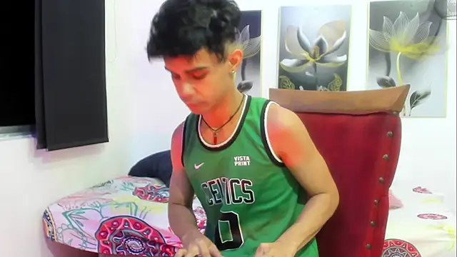 Violet Dream2 online show from April 2026 12:46:02 AM