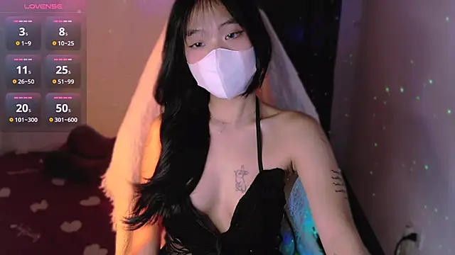 Snapshot of Phuong_Bee chatting on September 2025 12:26:01 PM Phuong Bee online show from September 2025 12:26:01 PM