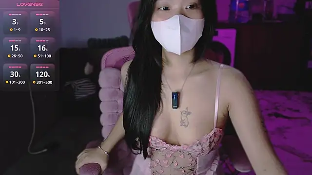 Phuong Bee online show from April 2026 01:39:02 PM