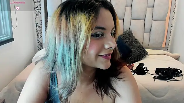 Kiara Cruz   online show from May 2026 07:56:02 PM