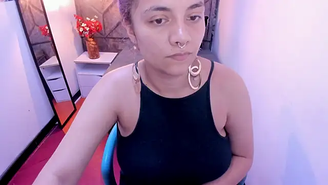 Kiara Cruz   online show from November 2025 08:31:02 PM