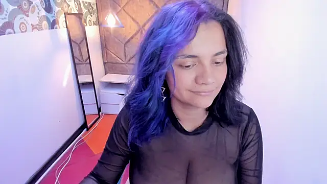 Kiara Cruz   online show from November 2025 08:23:02 PM