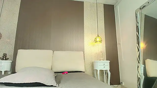 Tiifany Baker online show from February 2026 08:06:02 PM