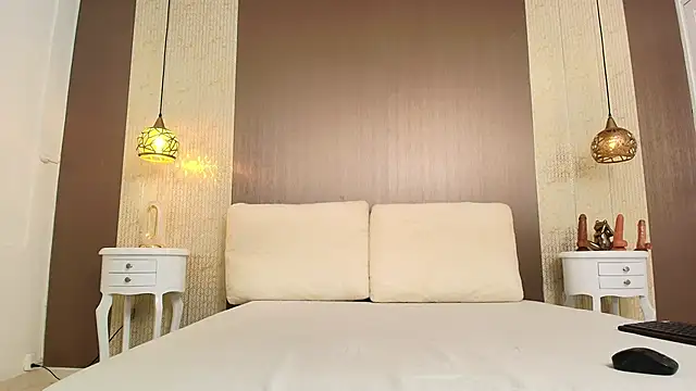 Tiifany Baker online show from November 2025 07:47:02 PM