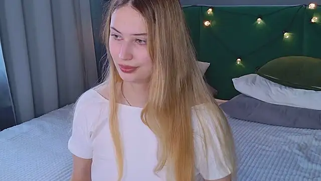 Sofii Ly online show from September 2025 06:12:02 AM