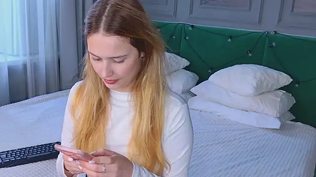 Sofii Ly online show from September 2025 05:47:02 AM