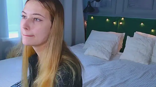 Sofii Ly online show from October 2025 06:03:02 AM