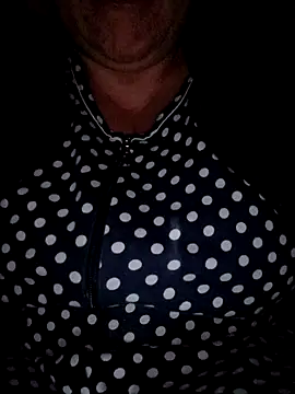 Snapshot of Uzhili chatting on October 2025 06:51:01 PM Uzhili online show from October 2025 06:51:01 PM