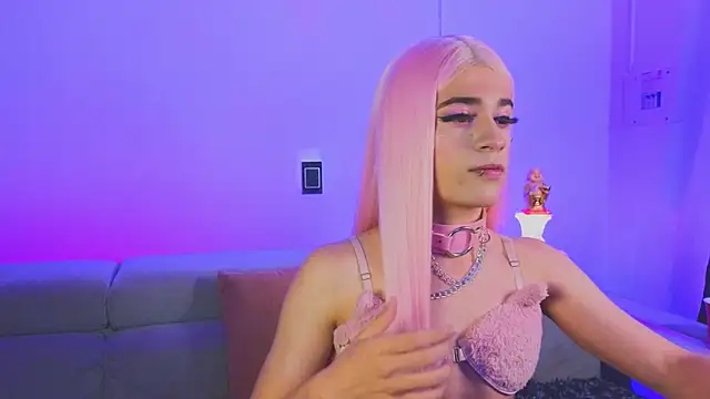 chloe ember online show from December 2025 05:28:01 AM