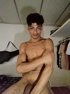 Brayanellatino online show from April 2026 03:02:01 AM