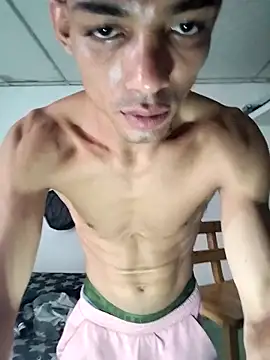 Brayanellatino online show from April 2026 08:43:01 PM