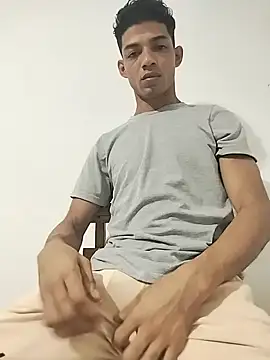 Brayanellatino online show from February 2026 11:16:02 PM