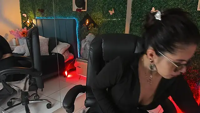 Linagh  online show from March 2026 11:32:02 AM